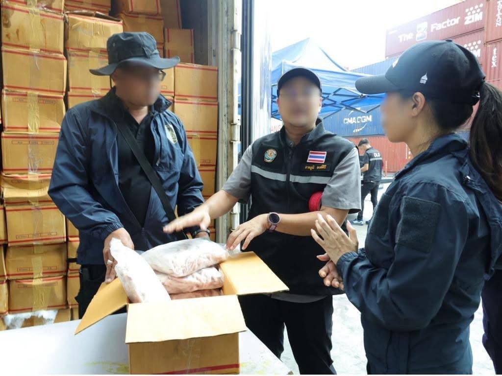 泰国公司欲走私近25吨冷冻鸡爪至中国被查获