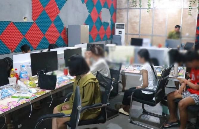 产业热点 老挝突击 #金三角诈骗窝点 数百嫌疑人被抓，多国人员涉案
