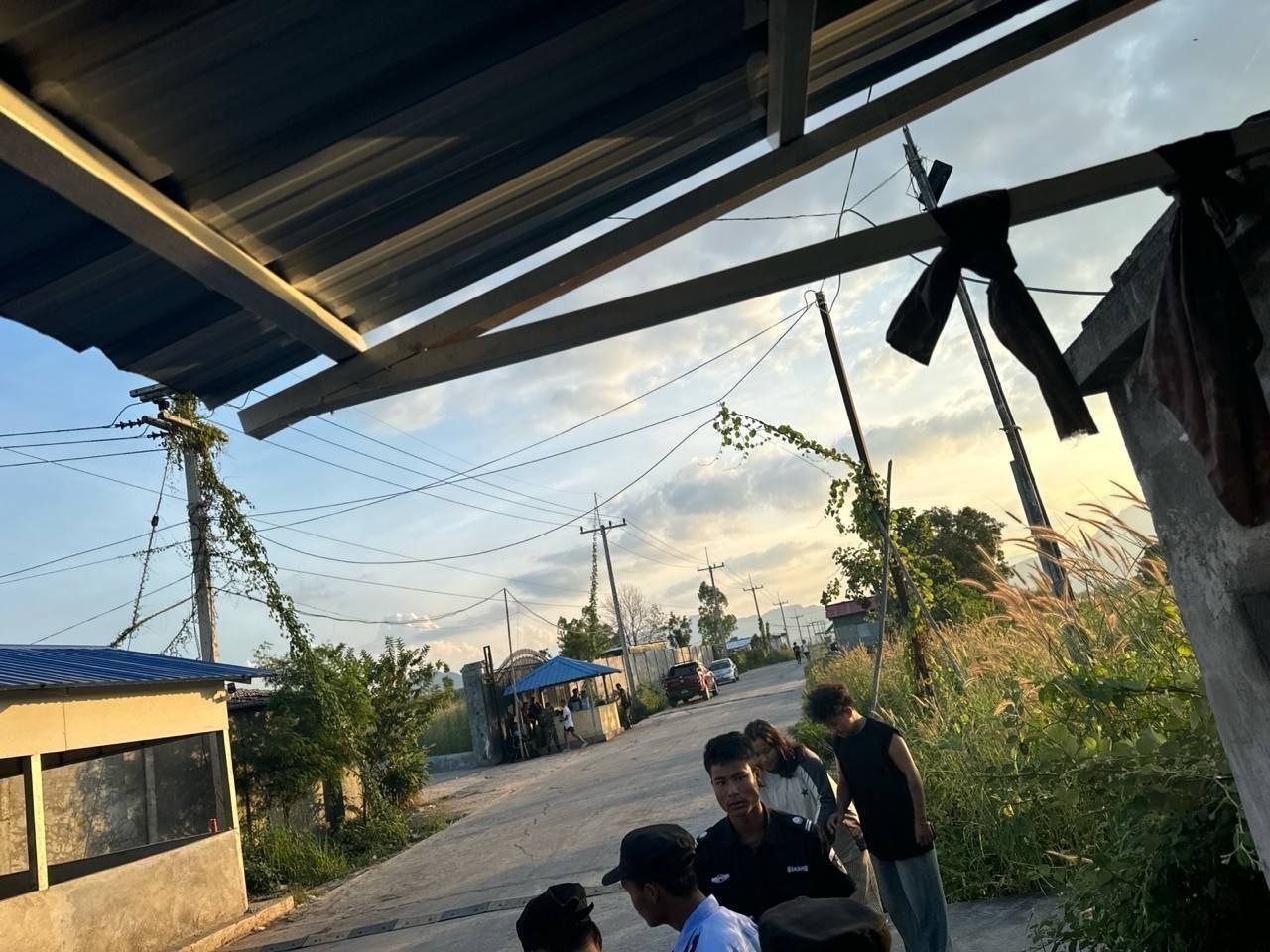 缅甸 #小道消息 缅甸妙瓦底据说今天晚上要去亚太抓外籍人员，包括清查酒店和KTV